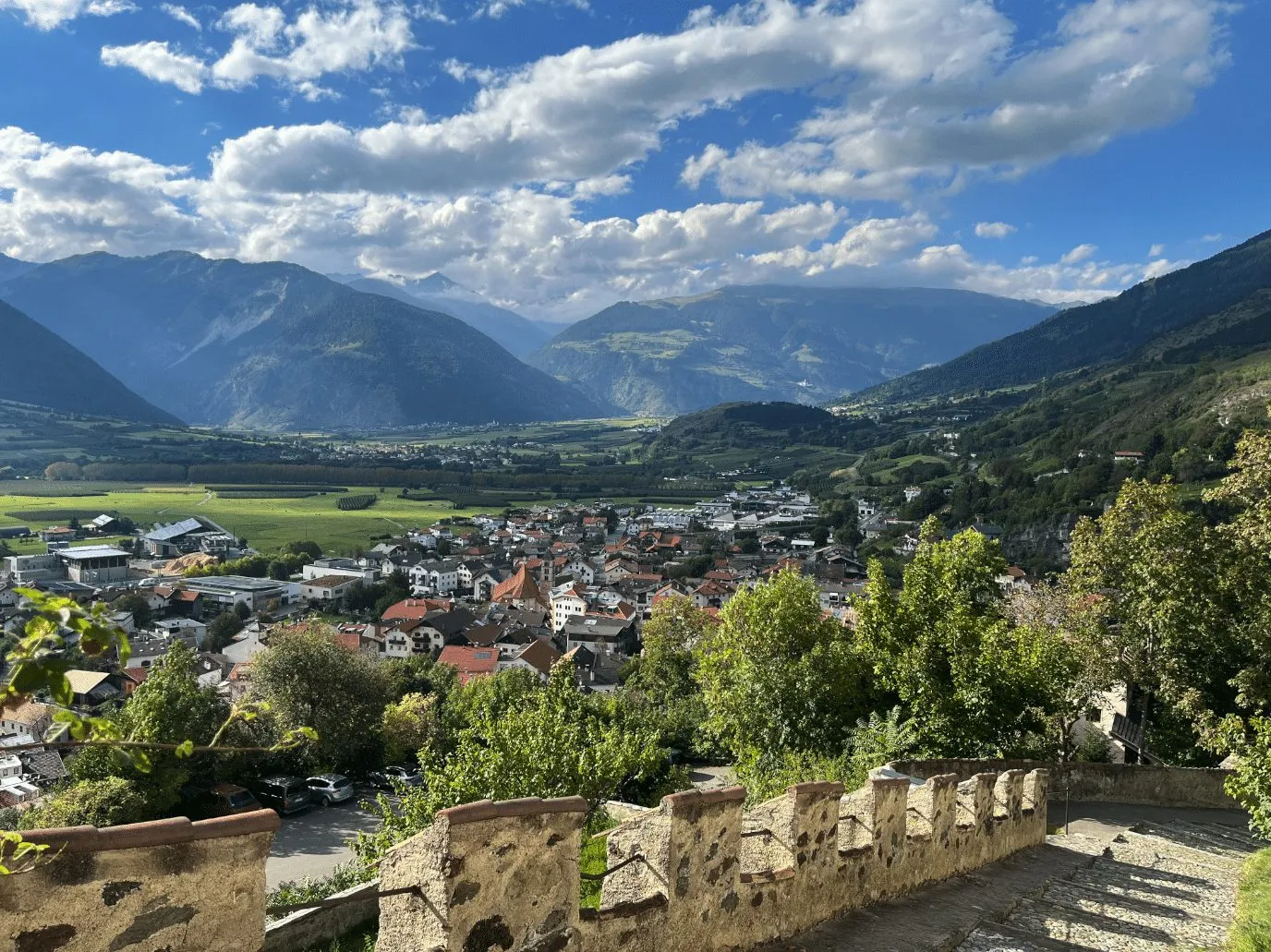 Blick über Schluderns und das Vinschgau